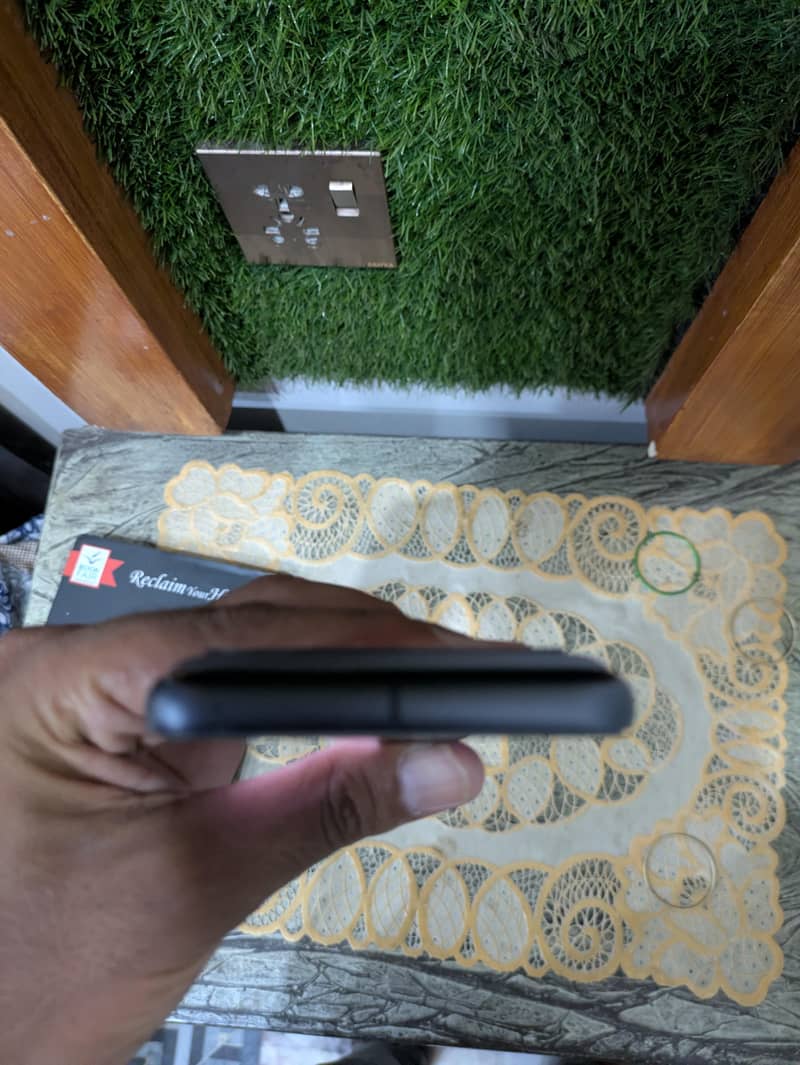 Google Pixel 8 6