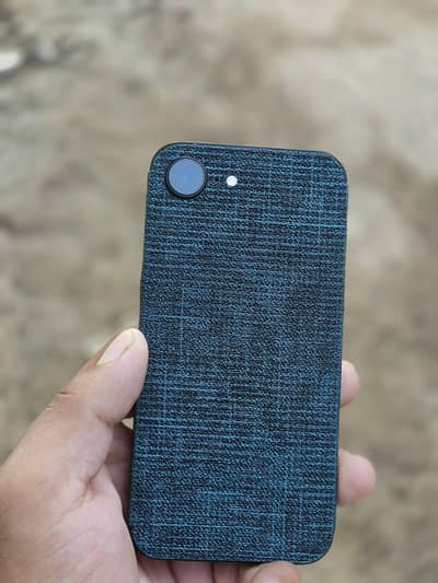 Apple iPhone 16e water pack 98 health 128gb