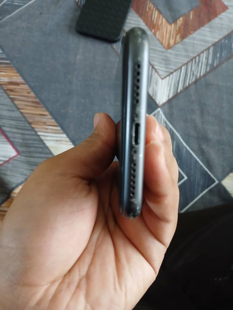 Apple iPhone 11 5