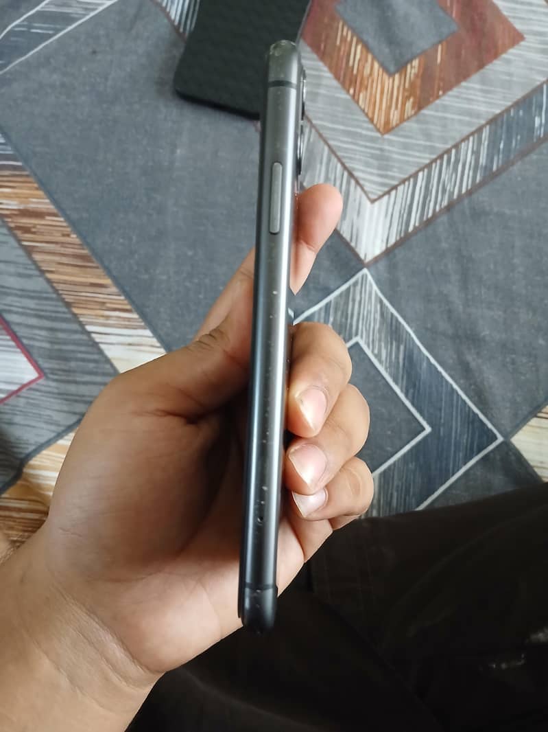 Apple iPhone 11 6