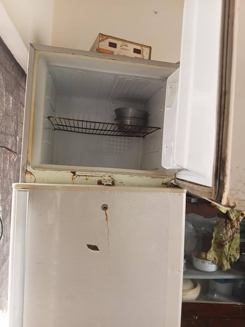 refrigerator 0
