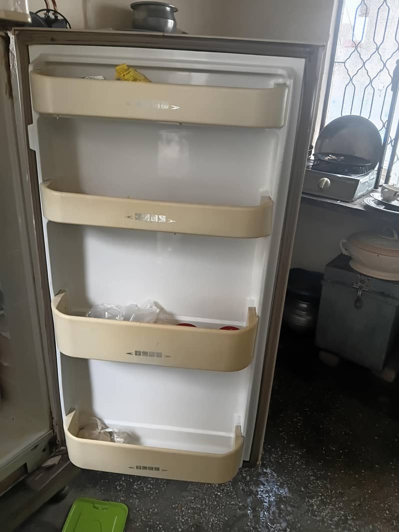 refrigerator 4