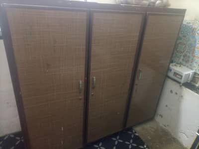 free Door almari