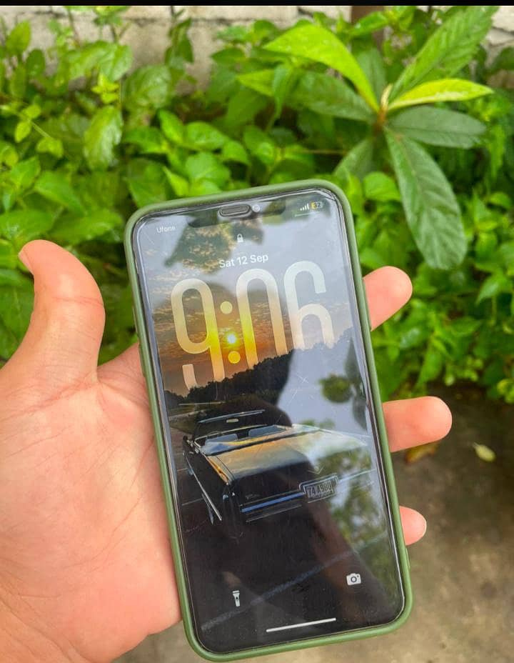 Apple iPhone 11 Pro Max 4