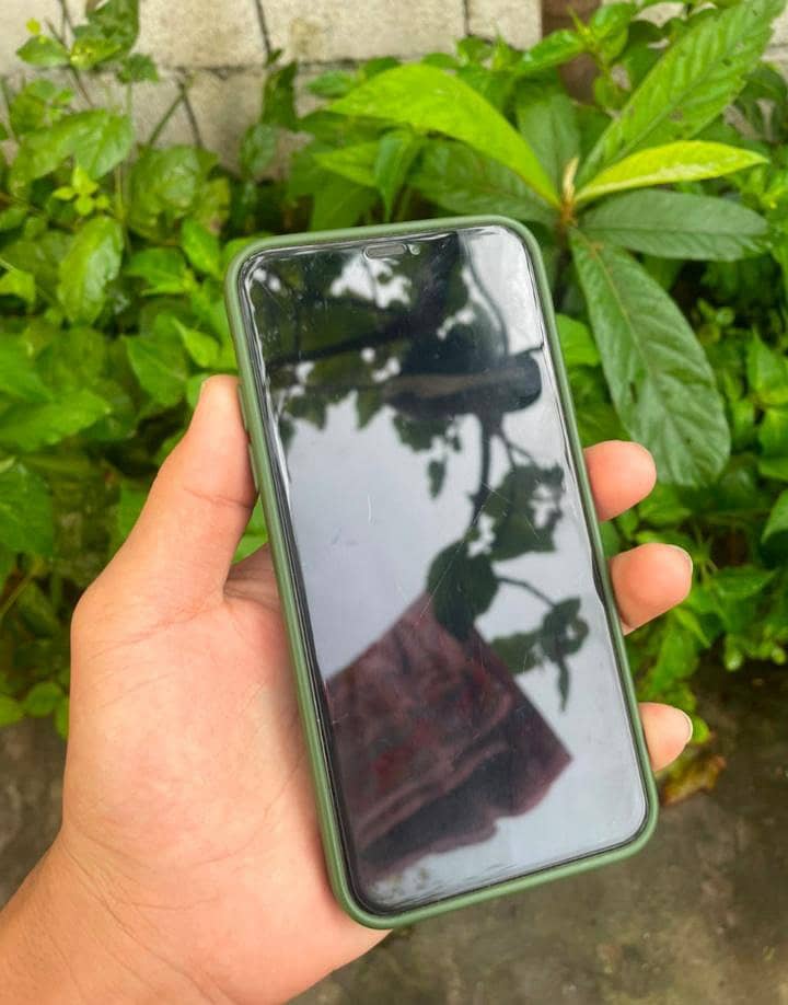 Apple iPhone 11 Pro Max 5