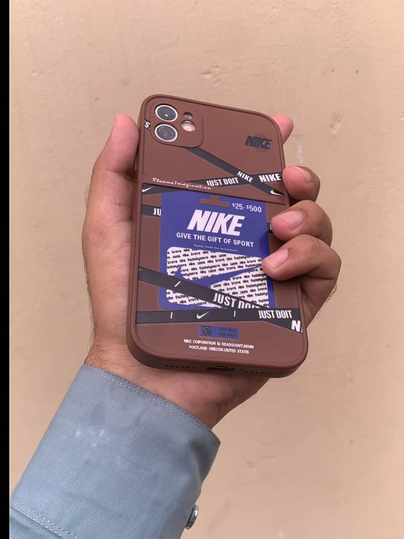 Apple iPhone 11 3