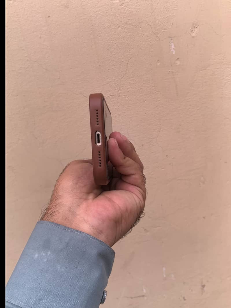 Apple iPhone 11 4