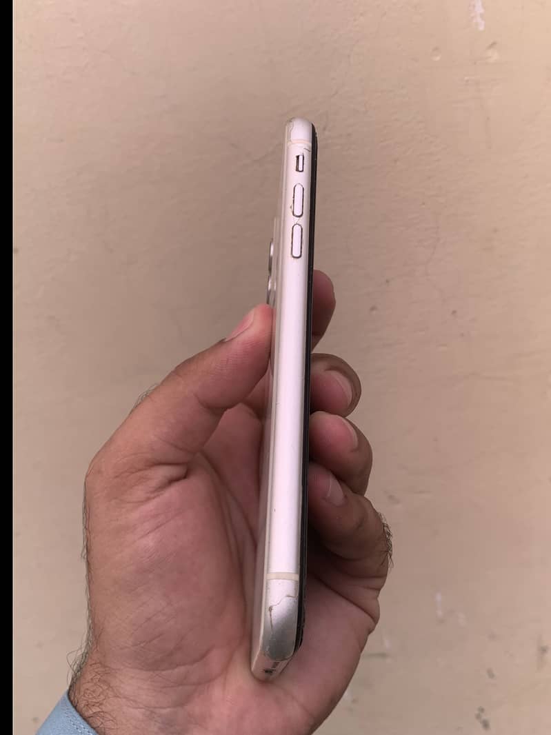 Apple iPhone 11 5