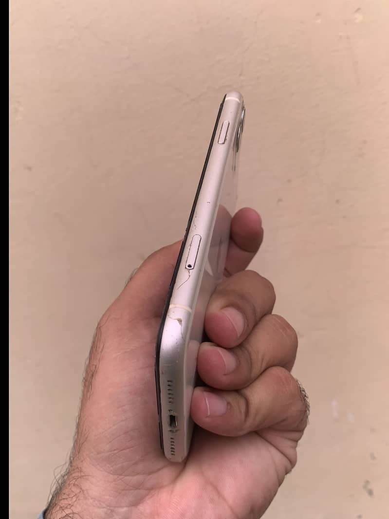 Apple iPhone 11 7