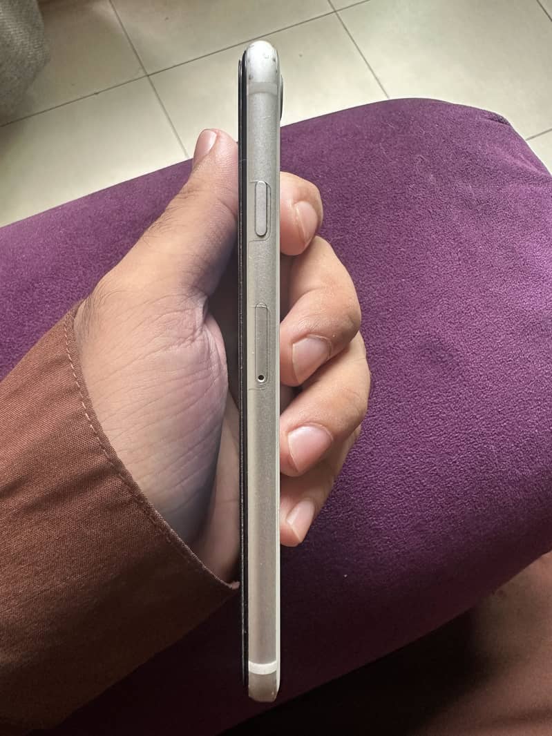 Apple iPhone SE 3