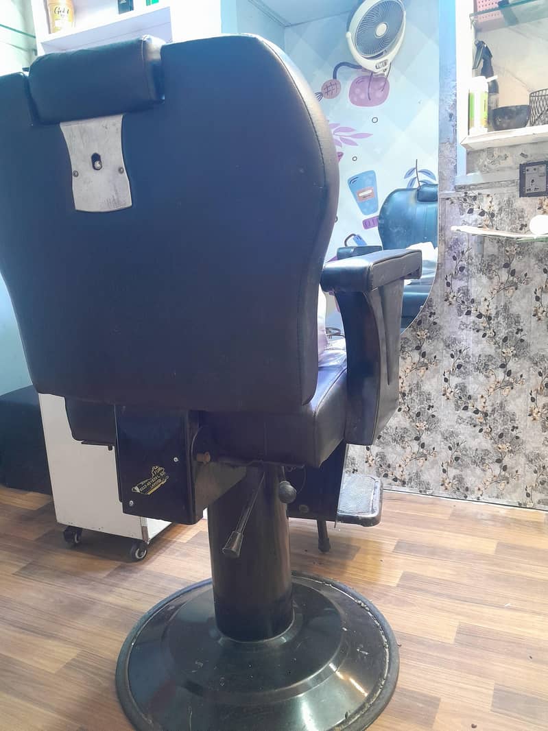 saloon 2