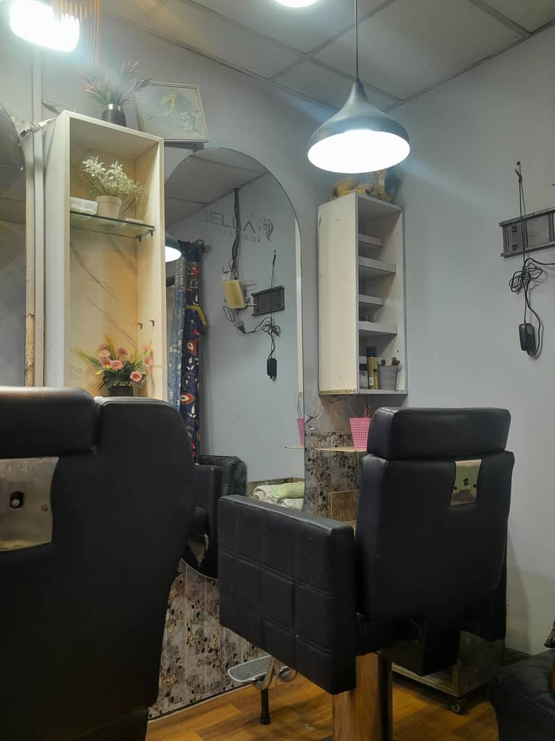 saloon 3
