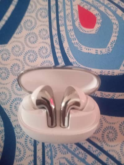 spro 4 airpods