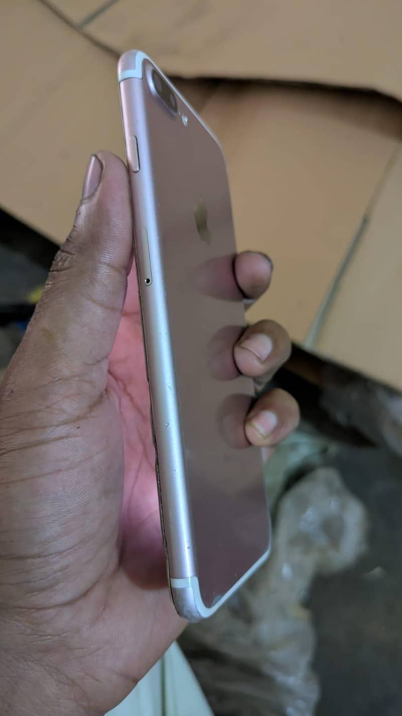 Apple iPhone 7 Plus 4