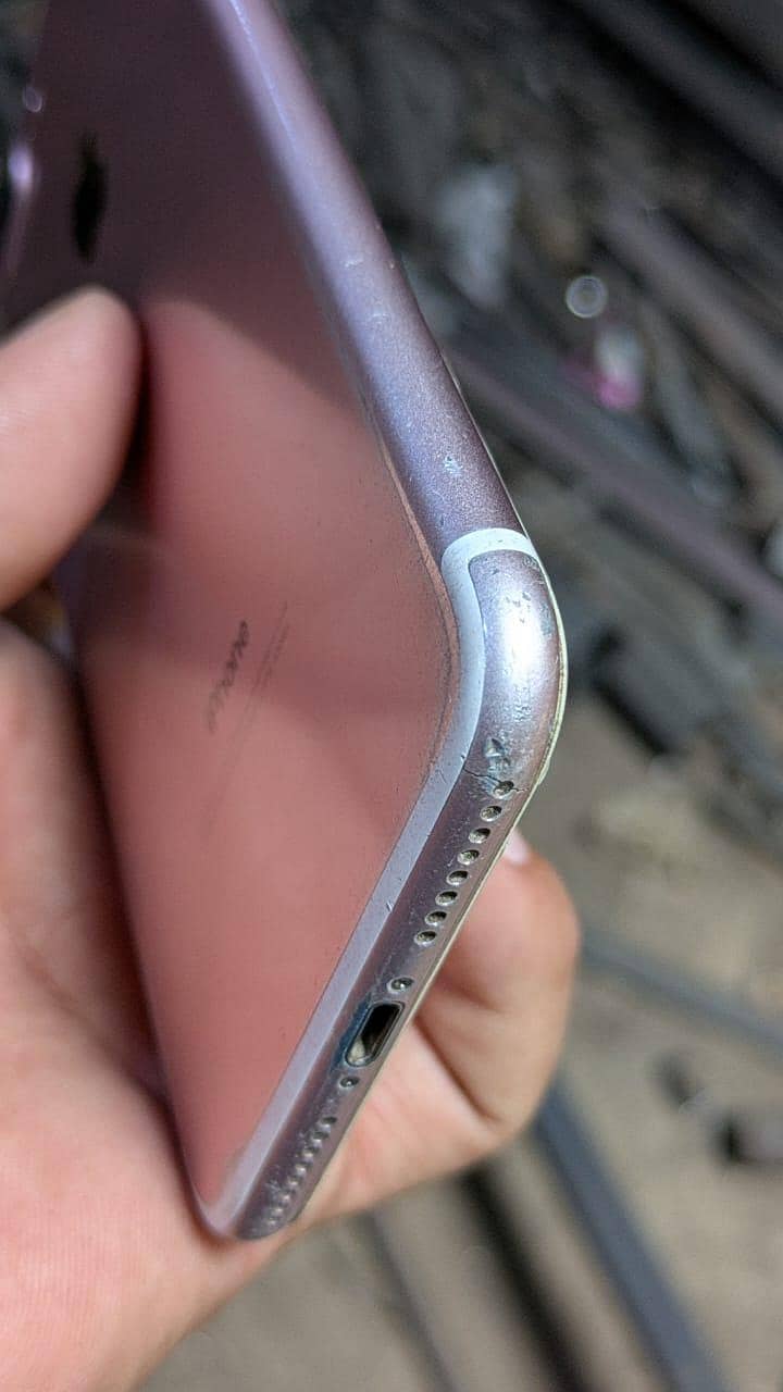 Apple iPhone 7 Plus 6