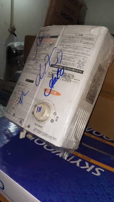 RINNAI JAPANESE INSTANT WATER GEYSERS FULL AUTOMATIC GAS USABLE