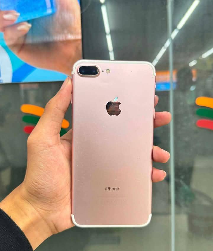 Apple iPhone 7 Plus 0