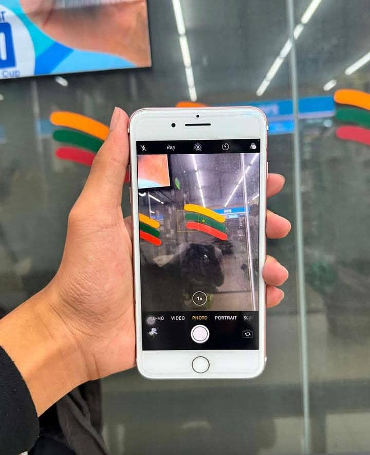 Apple iPhone 7 Plus 2