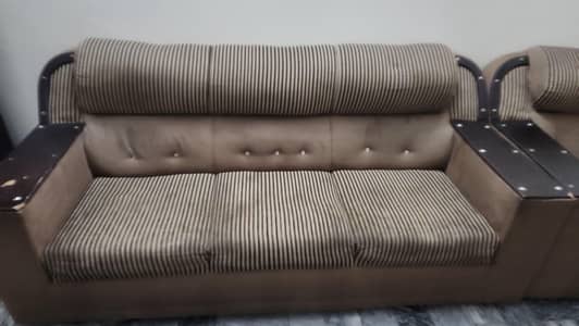 Sofa Set Available for Sale