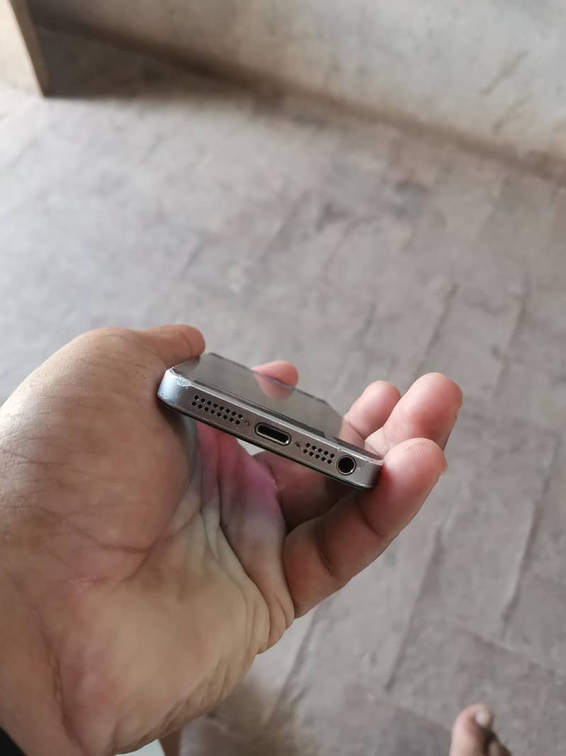 Apple iPhone 5s 1