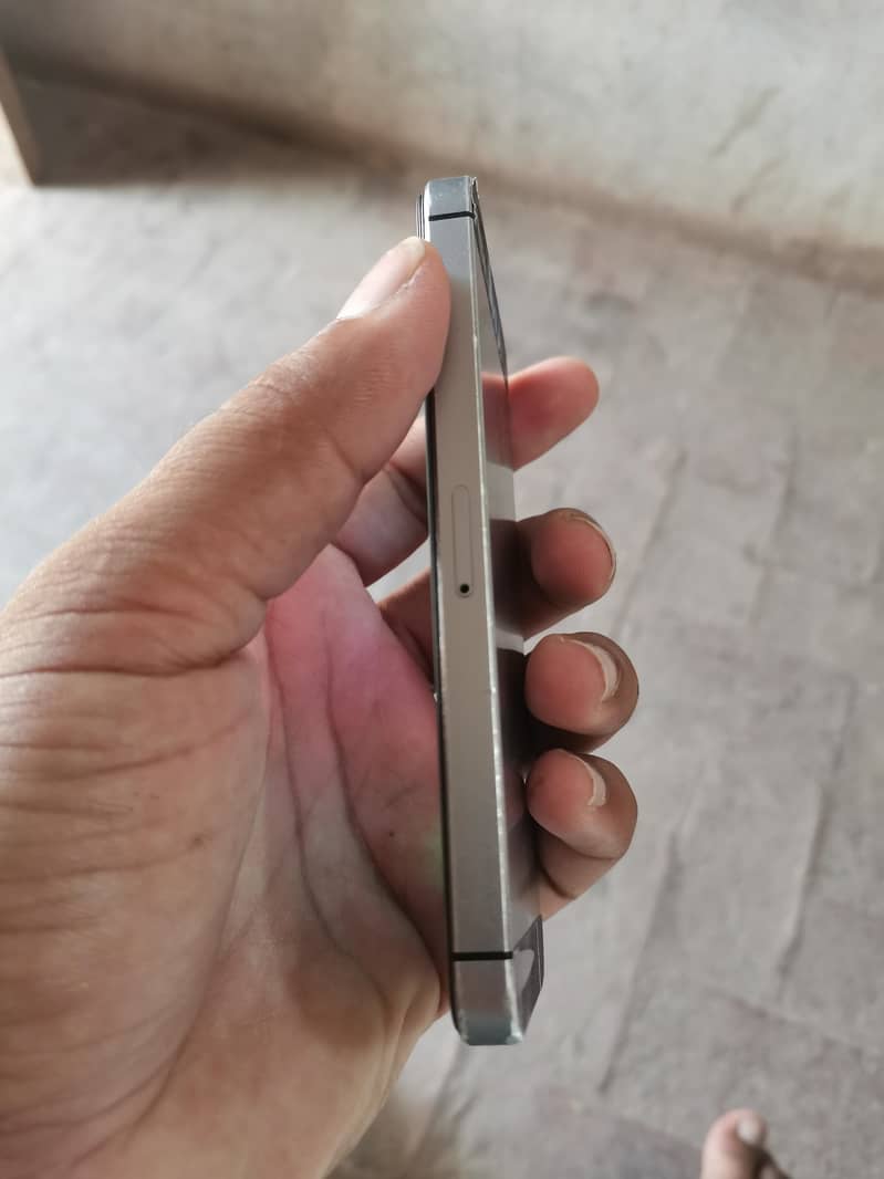 Apple iPhone 5s 7