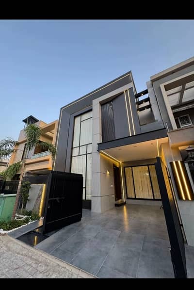 Ideal 5 Marla House Available In Bahria Town - Jinnah Block, Lahore