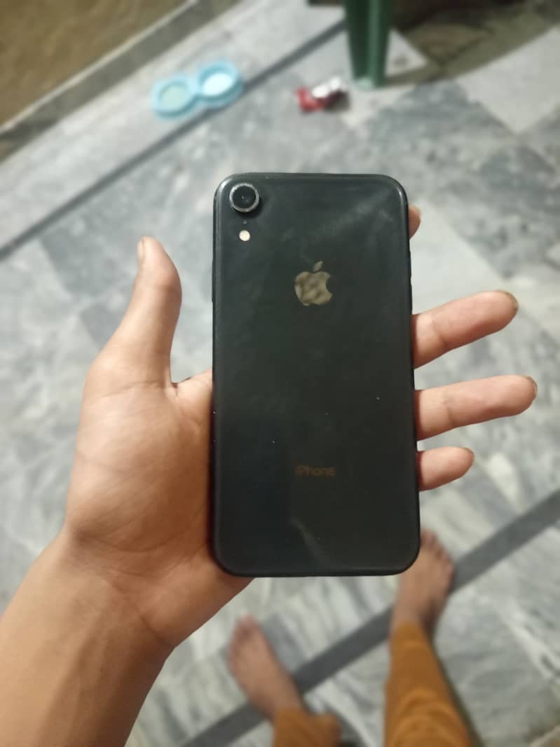 iPhone XR 4