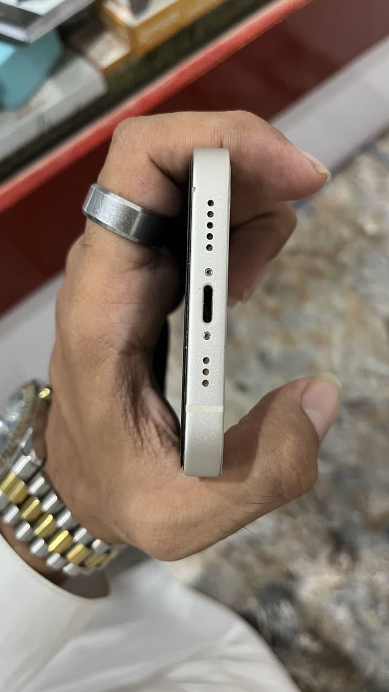 Apple iPhone 13 2