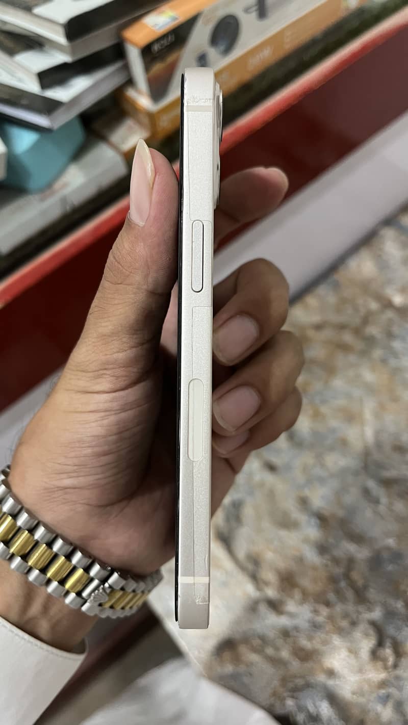Apple iPhone 13 6