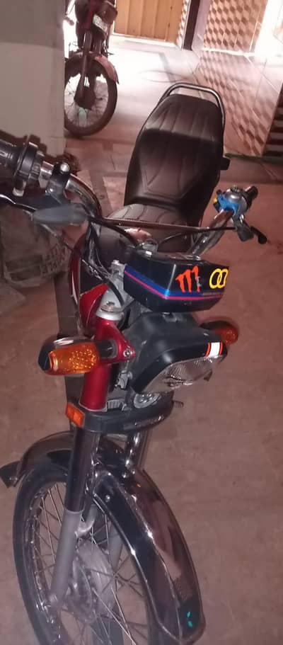 Honda CD 70 2023