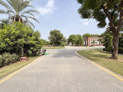 Facing park best option in very good price