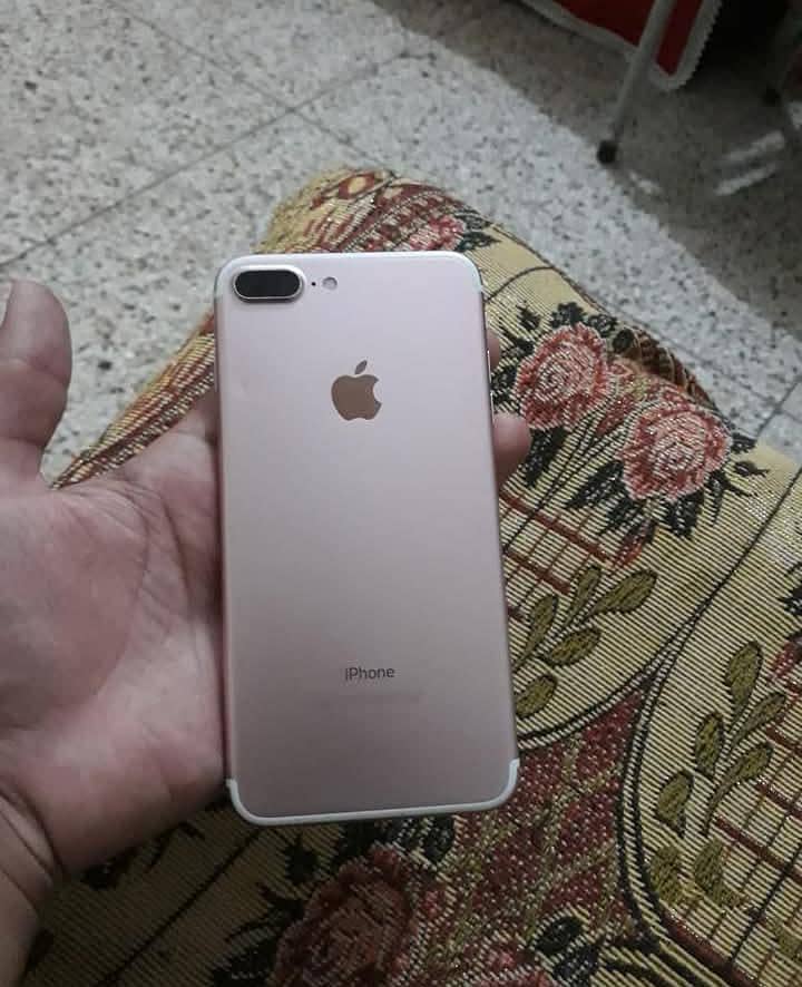 Apple iPhone 7 Plus 0