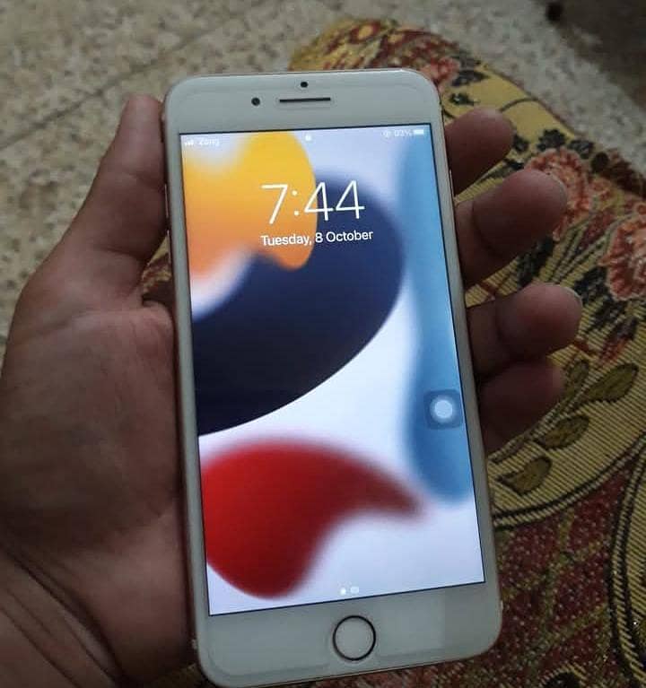 Apple iPhone 7 Plus 1