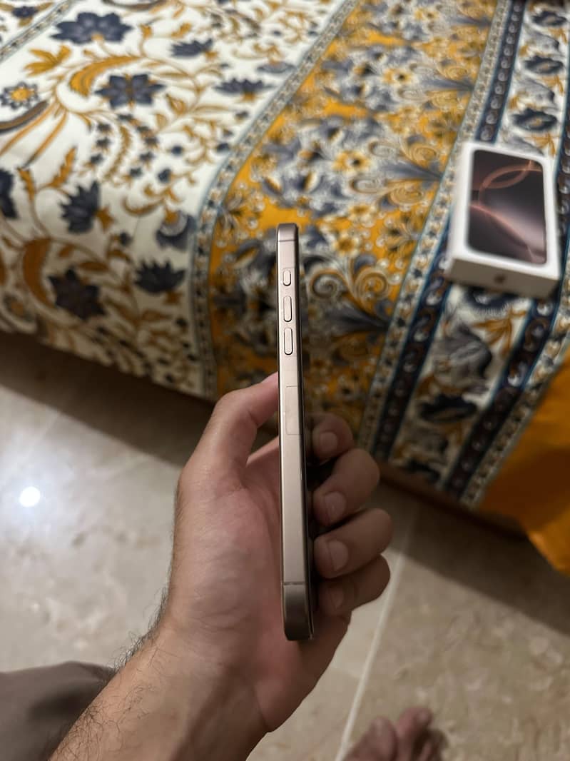 iphone 16 pro max 1