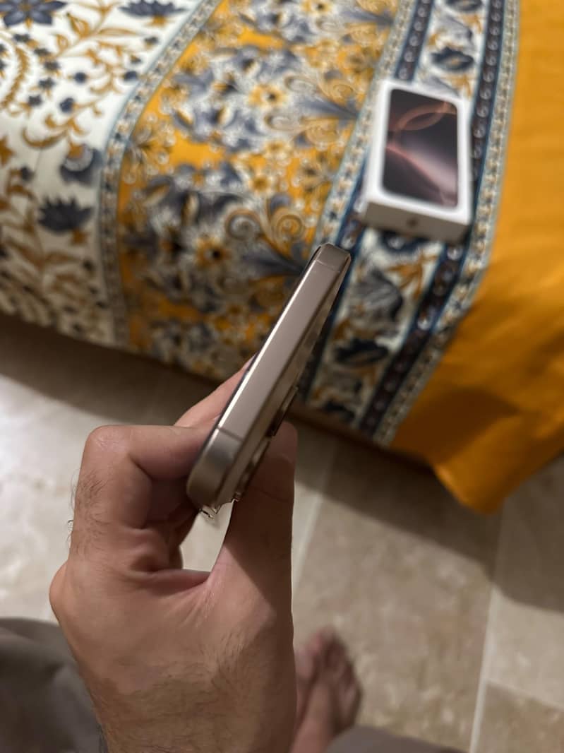 iphone 16 pro max 6