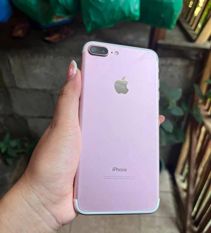Apple iPhone 7 Plus 0