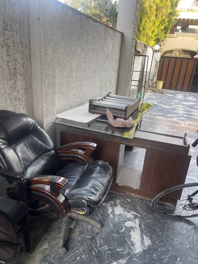 OFFICE TABLE AND CHAIR