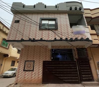 Aesthetic On Excellent Location House Of 1000 Square Feet For Sale Is Available