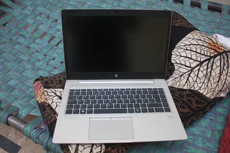 hp elitebook laptop bilkul saf 10 by 10 number 03126591002