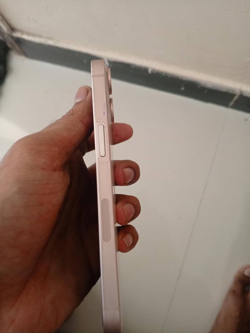 Apple iPhone 13 2
