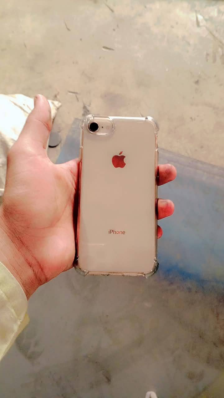 Apple iPhone 8 1