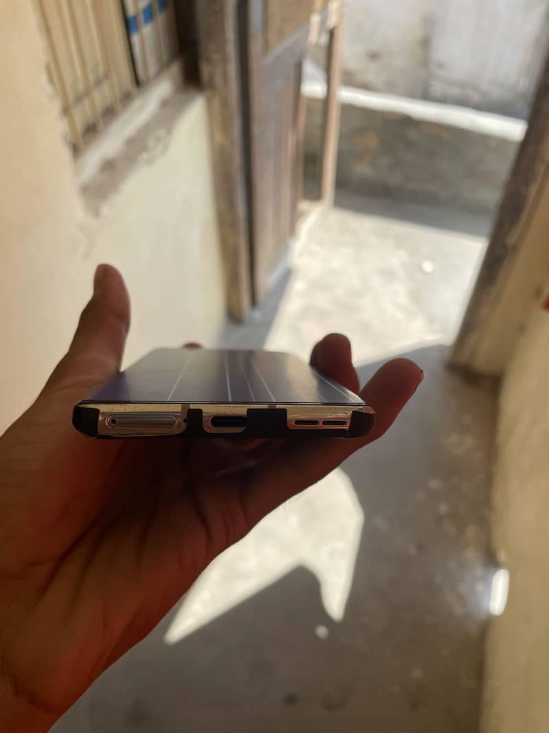 One Plus 8  panel lines exchange 1