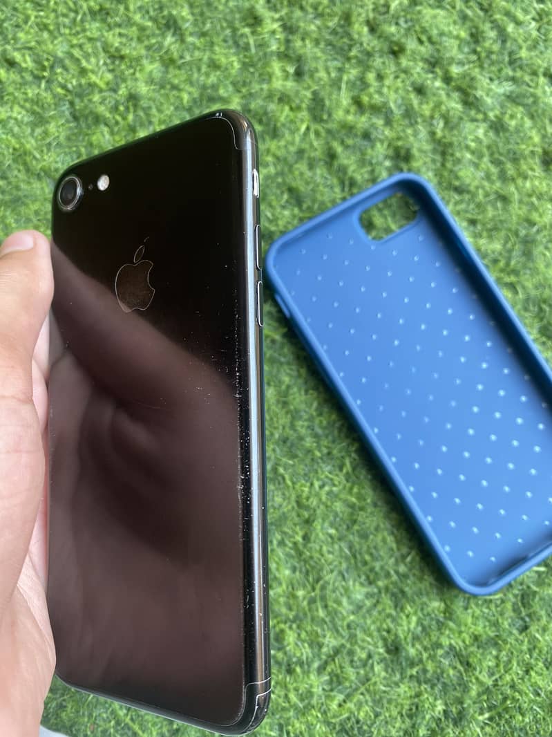 Apple iPhone 7 1