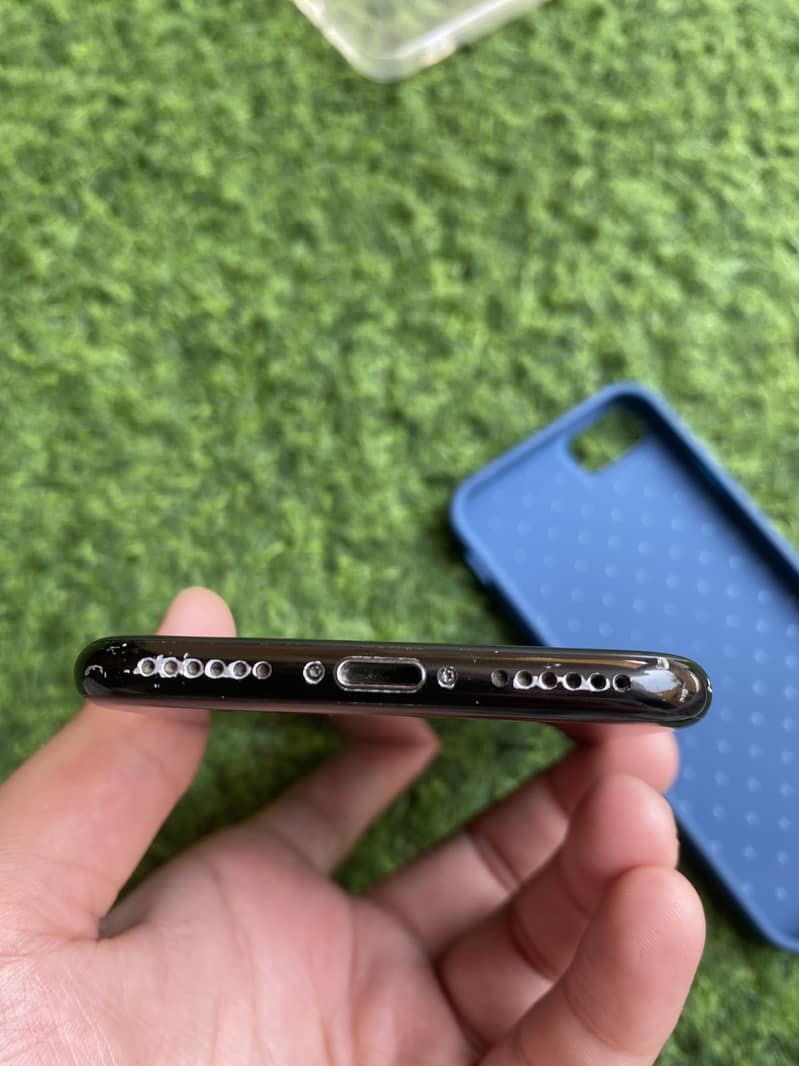 Apple iPhone 7 3