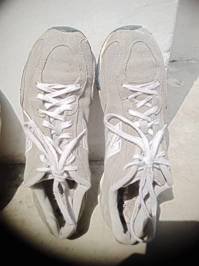 New Balance Sneakers Grey - Size 6 - Rs. 600