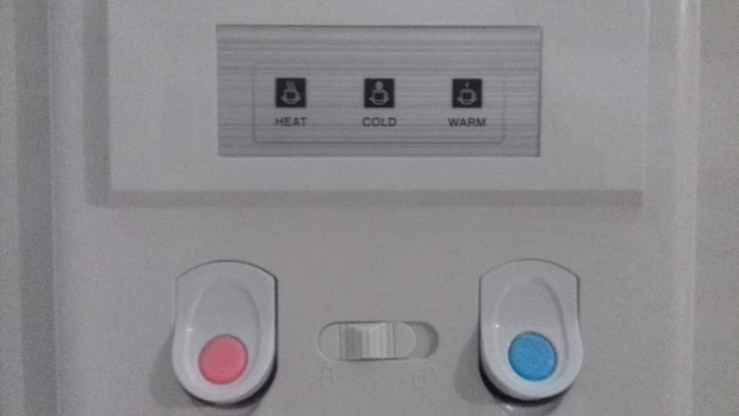 WATER DISPENSOR 2