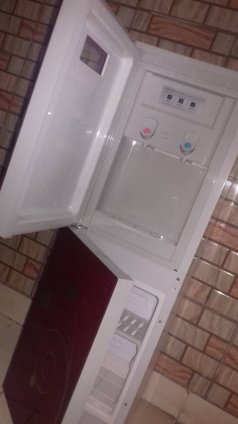 WATER DISPENSOR 3