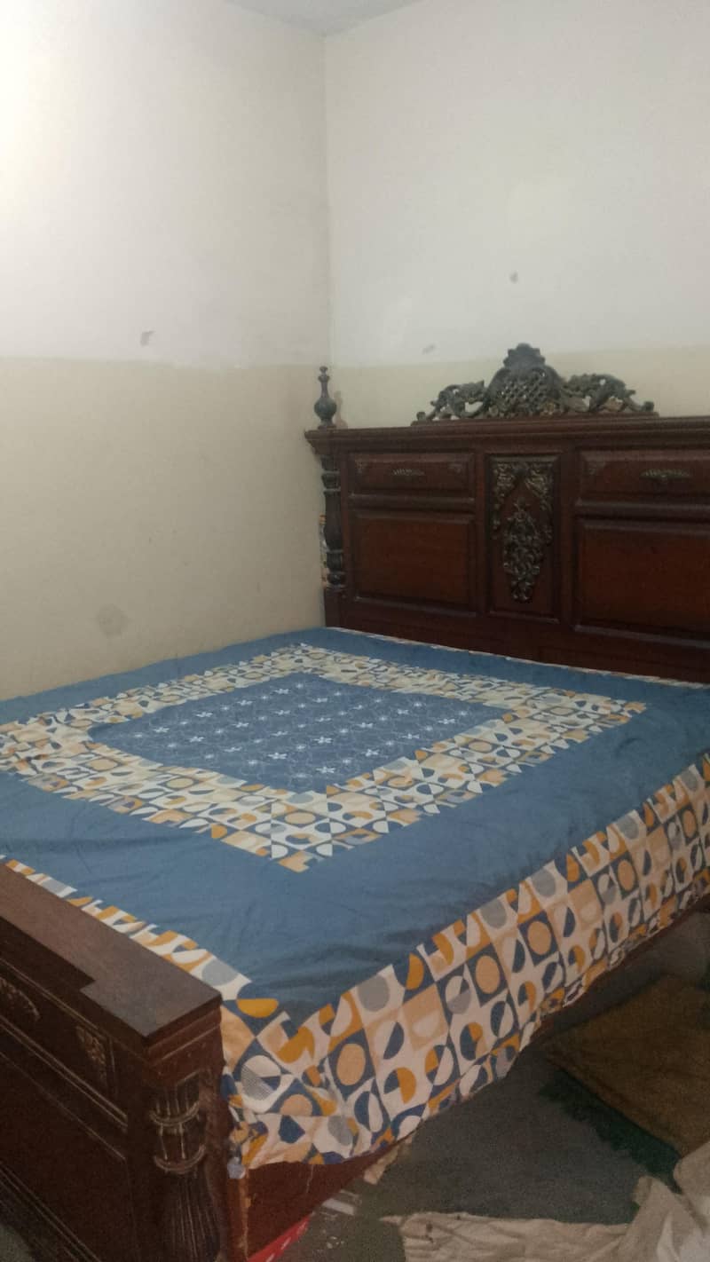 Dressing table and Bed 0