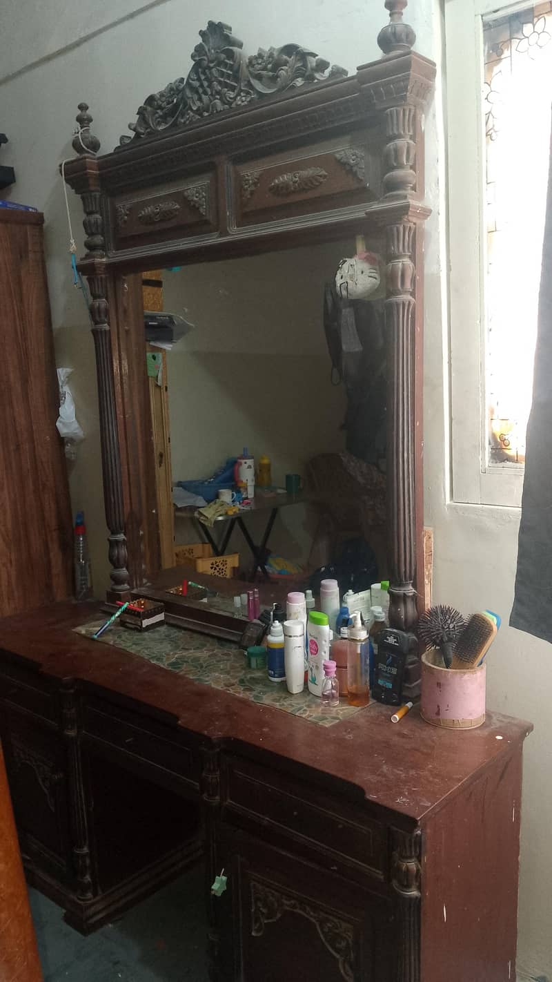 Dressing table and Bed 5