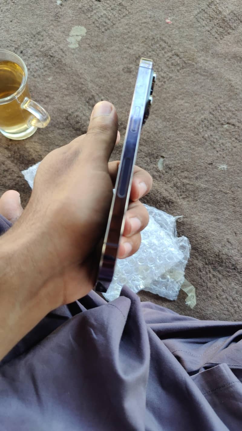 Apple iPhone 14 Pro 1